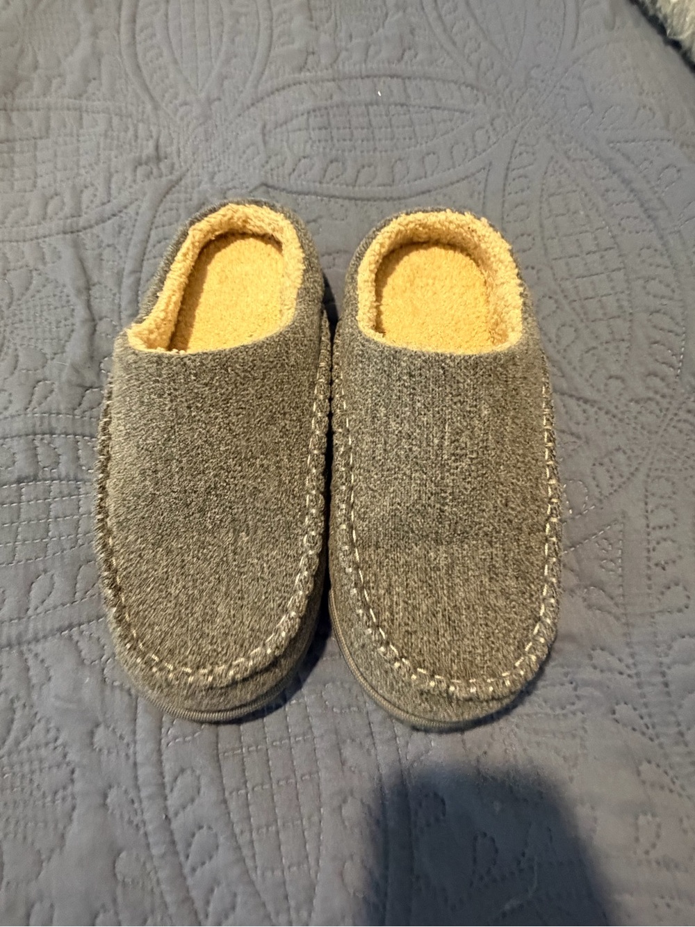 Men’s Gray Slip-On Cozy Slippers with Tan Lining